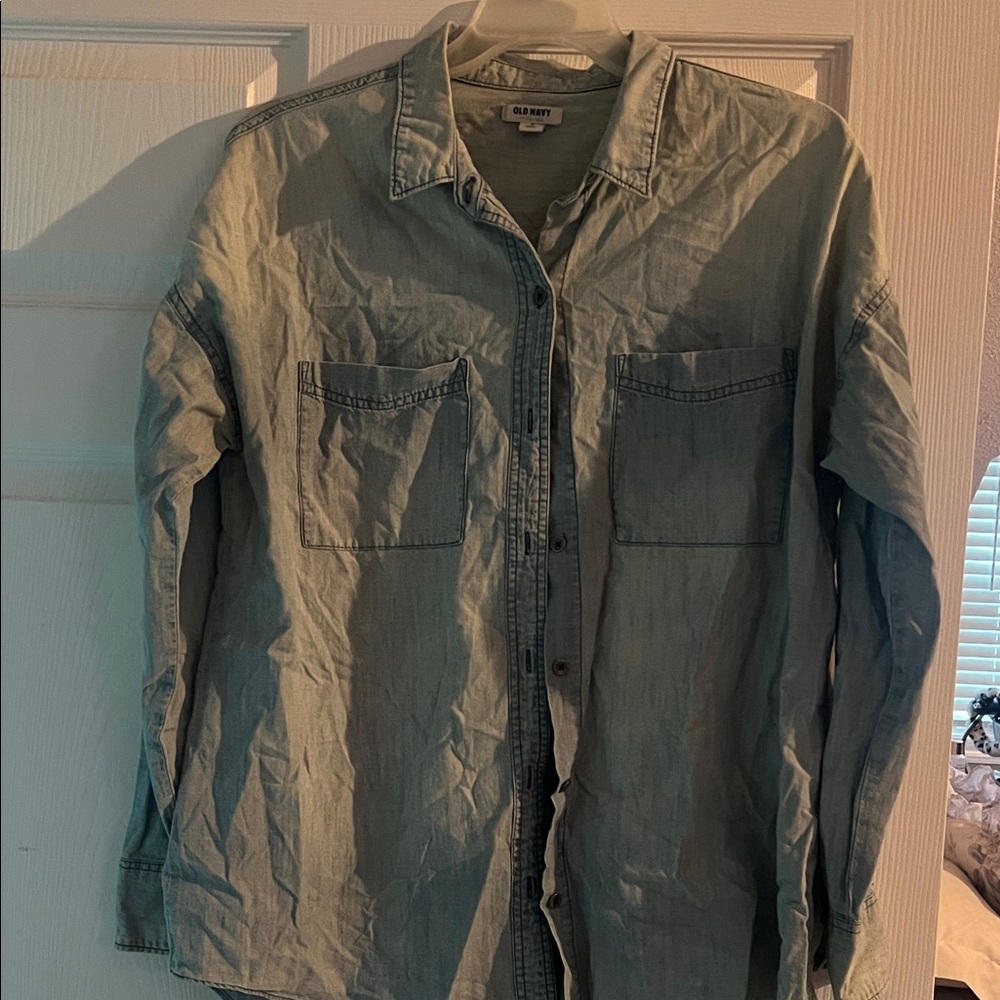Old Navy Women’s Light Denim Chambray Shirt
